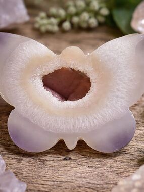 Butterfly Agate Geode Slice - Lavender and Cream